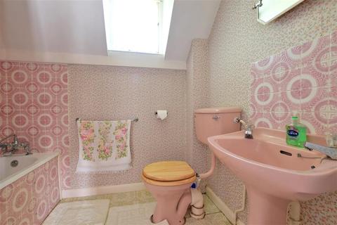 35 Ridgeway, Hurst Green, Etchingham, TN19 7PJ