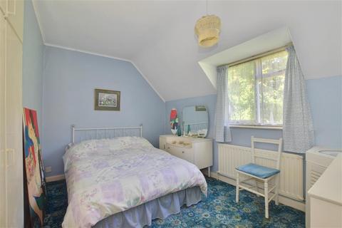 35 Ridgeway, Hurst Green, Etchingham, TN19 7PJ