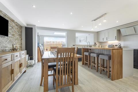 17 Pickering Place, Guildford, GU2 8AH