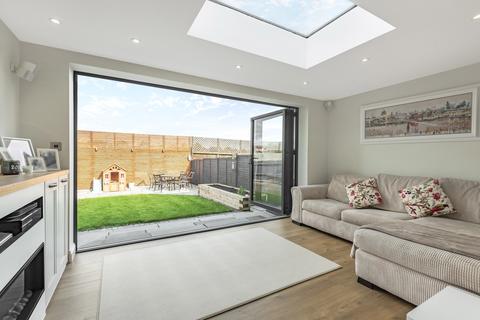 17 Pickering Place, Guildford, GU2 8AH
