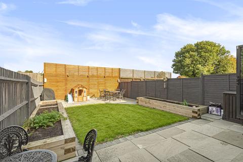 17 Pickering Place, Guildford, GU2 8AH