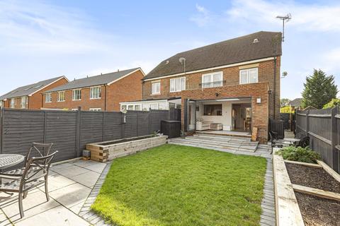 17 Pickering Place, Guildford, GU2 8AH