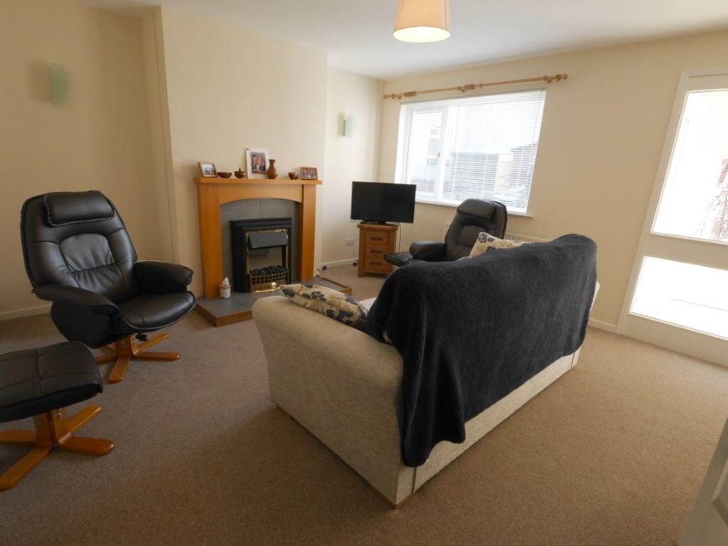 8 Grummel Court, Lochmaben, Lockerbie, DG11 1 QR -