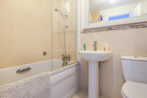 11 Flax Crescent, Carterton, OX18 1NA