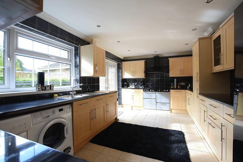 Hazel Tree Close, Radyr, Cardiff.... 4 bed detached house £340,000