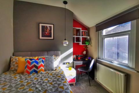 undefined, Room 5 (Red) 352 North Road, Cardiff