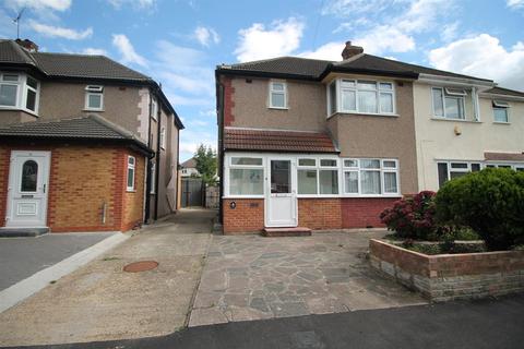 17 Laburnum Walk, Hornchurch, RM12 5RP