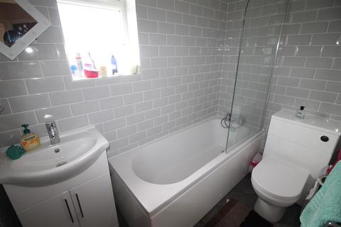 17 Laburnum Walk, Hornchurch, RM12 5RP