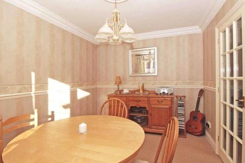 10 Greenfield Drive, Bromley, BR1 3BH