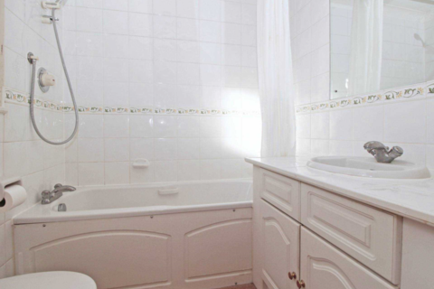 10 Greenfield Drive, Bromley, BR1 3BH