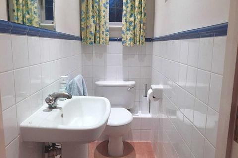 10 Greenfield Drive, Bromley, BR1 3BH