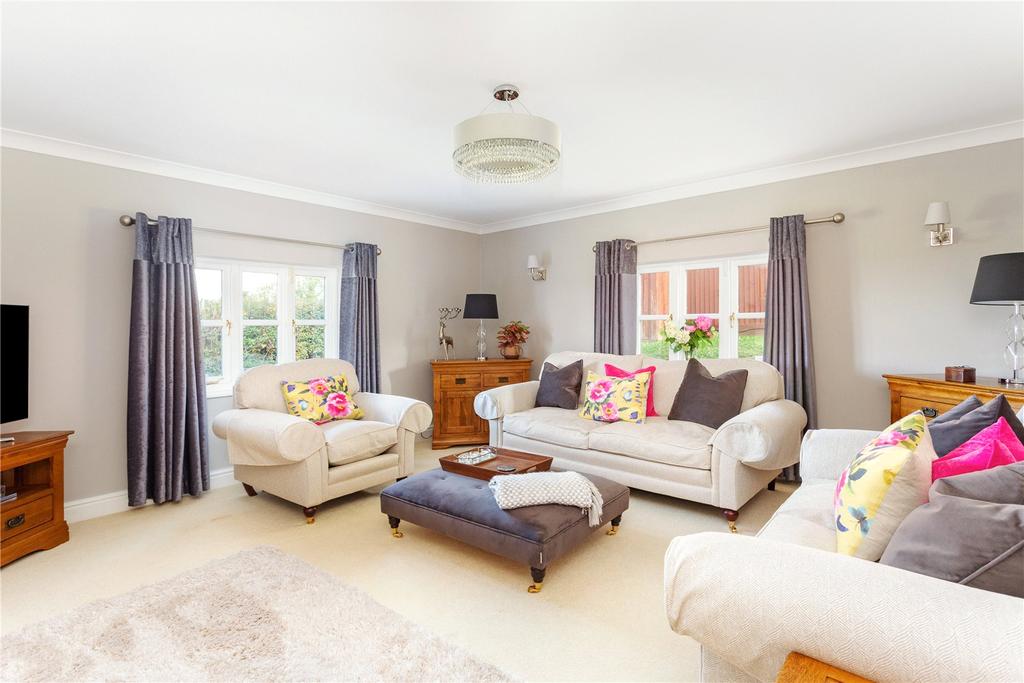 Tockington Lane, Lower Almondsbury, South Gloucestershire, BS32 5 bed detached house £3,495