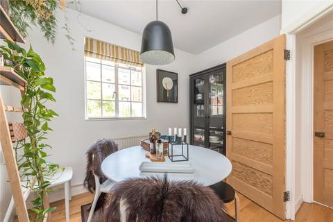 19 Wakeham Street, London, N1 3HP