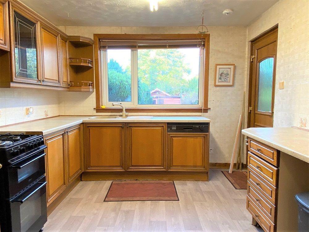 4 Burnside Place, Rosyth, Dunfermline 3 bed terraced house £110,000