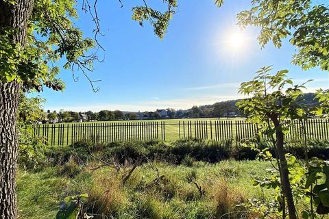 4 Burnside Place, Rosyth, Dunfermline, KY11 2NZ