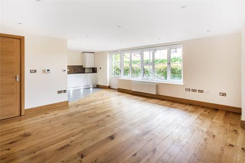 Flat 3, Chestnut Court Hoskins Road, Oxted, RH8 9FJ