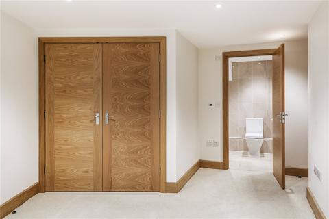 Flat 3, Chestnut Court Hoskins Road, Oxted, RH8 9FJ