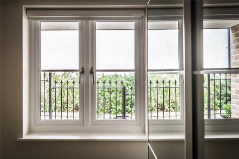 Flat 3, Chestnut Court Hoskins Road, Oxted, RH8 9FJ
