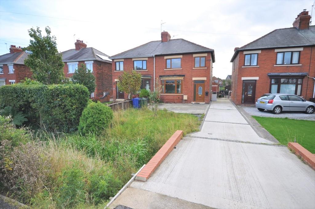 Kirton Lane, Thorne, Doncaster, DN8 3 bed semidetached house £140,000