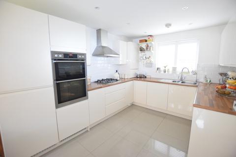 8 Allamand Close, Church Crookham, Fleet, GU52 8AR