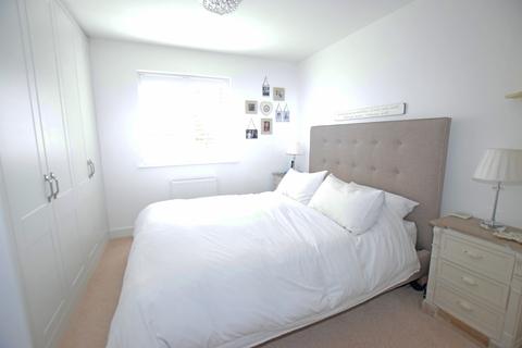 8 Allamand Close, Church Crookham, Fleet, GU52 8AR