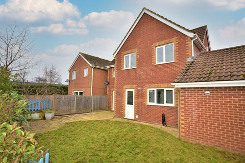 28 Oaktrees, Ash, Aldershot, GU12 6QS