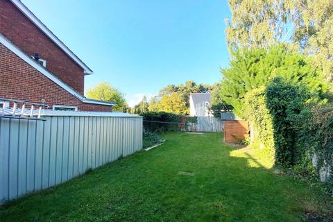 5 Brookers Corner, Crowthorne, RG45 7DS