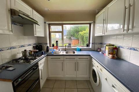 5 Brookers Corner, Crowthorne, RG45 7DS
