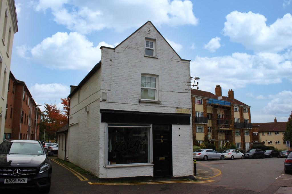 Mill Lane, Woodford Green 1 bed apartment for sale £245,000