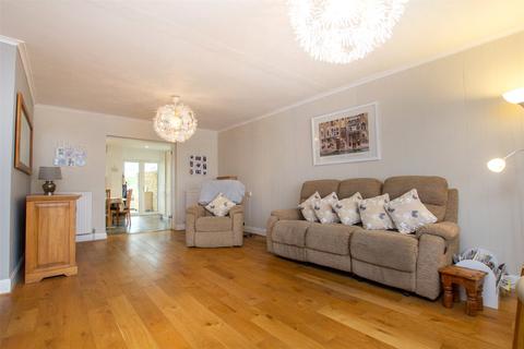 1 Schofield Avenue, Witney, OX28 1JP
