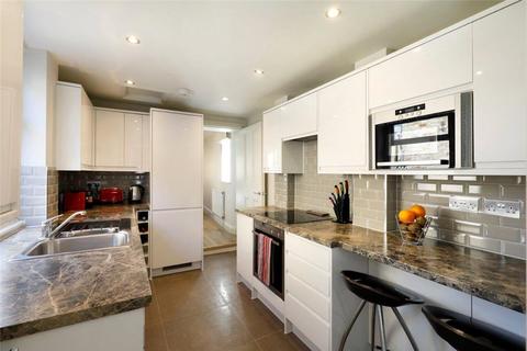 26 Lancaster Place, London, SW19 5DP