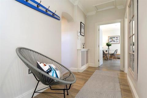 26 Lancaster Place, London, SW19 5DP