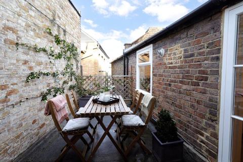 26 Lancaster Place, London, SW19 5DP
