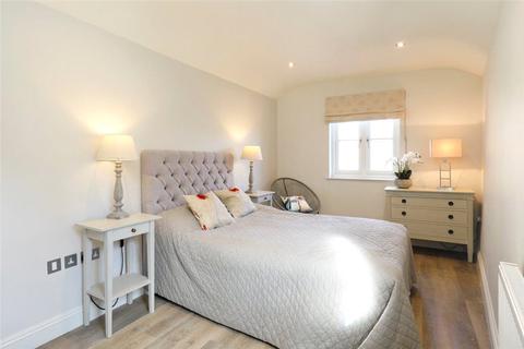 26 Lancaster Place, London, SW19 5DP