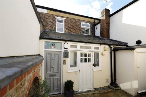 26 Lancaster Place, London, SW19 5DP