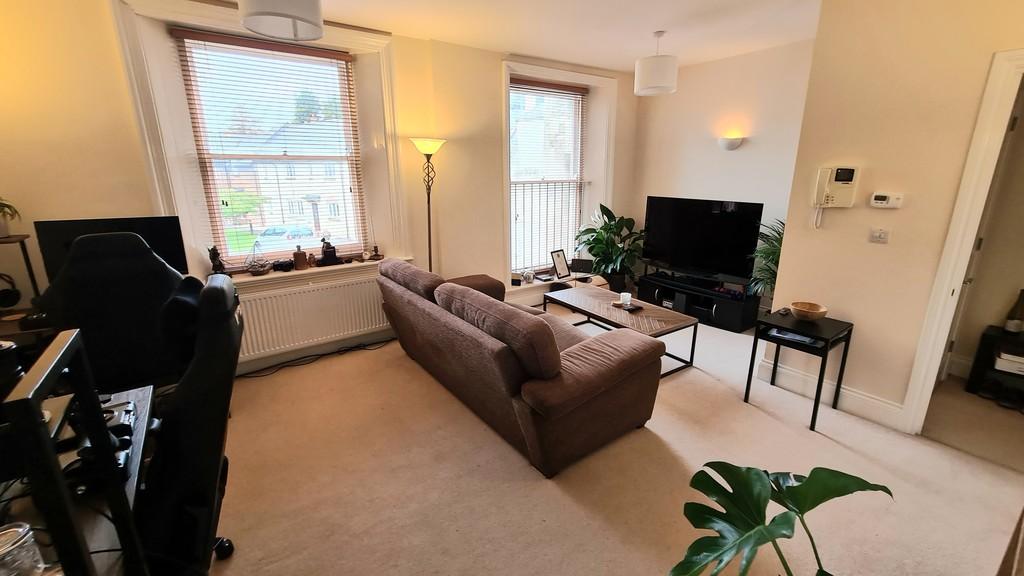 High Street, Brackley 2 bed apartment £219,950