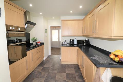 35 Caesar Road, Kenilworth, CV8 1DL