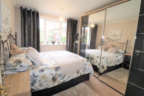 35 Caesar Road, Kenilworth, CV8 1DL