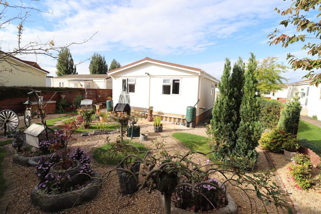 Redlands Park, Lighthorne, Warwick 2 bed mobile home for sale £139,950