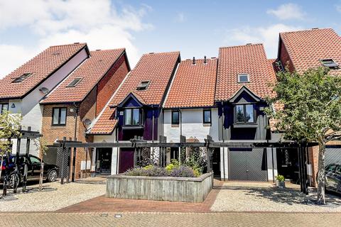 3 bedroom townhouse to rent - Endeavour Way, Hythe, Southampton