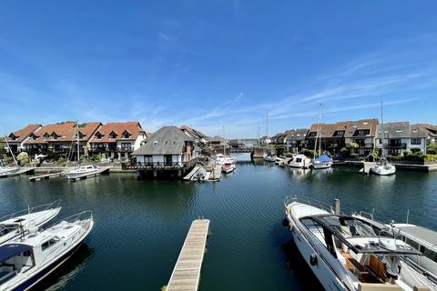 3 bedroom townhouse to rent - Endeavour Way, Hythe, Southampton