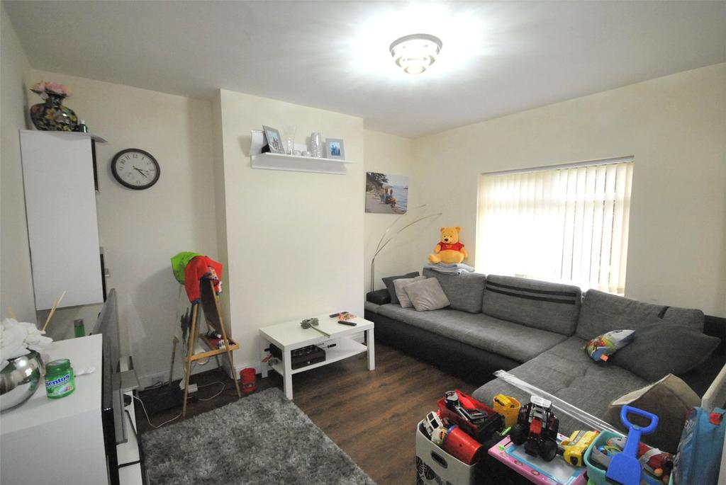 Parkstone Avenue, Leeds, West Yorkshire 3 bed semidetached house £280,000