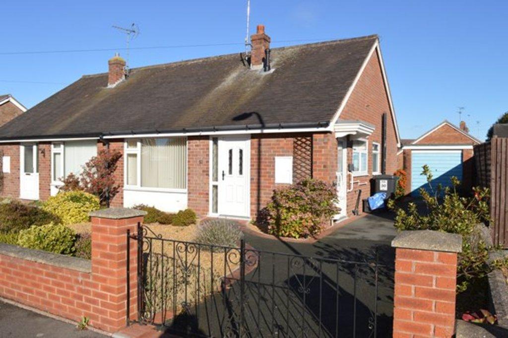 Farcroft Drive 2 bed semidetached bungalow £165,000