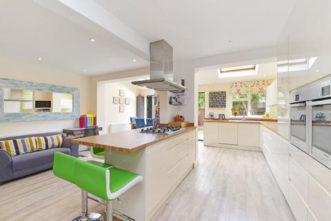 58 Avenue Road, Cranleigh, GU6 7LJ