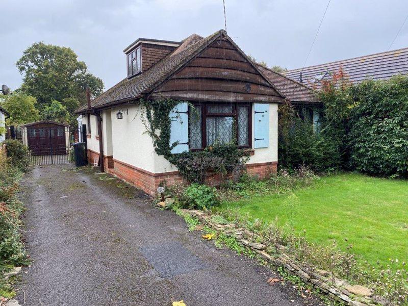 Hobb Lane, Hedge End, Southampton 3 bed detached bungalow £350,000