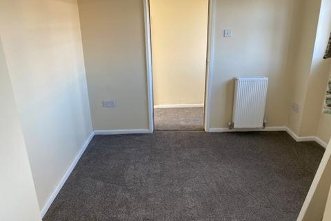 3 bedroom terraced house to rent, Edison Road, Walsall