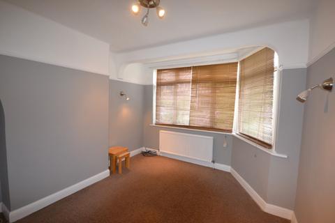 3 bedroom terraced house to rent, Eccleston Crescent, Romford