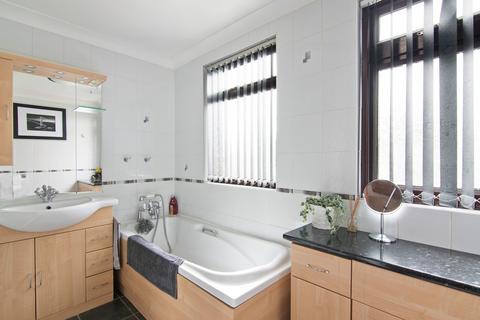 31 Caldbeck, Waltham Abbey, EN9 1UR