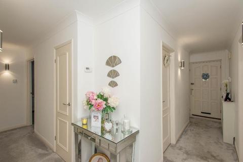 8 Novar Close, Orpington, BR6 0XA
