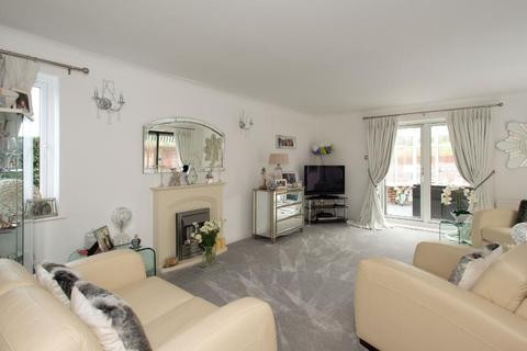 8 Novar Close, Orpington, BR6 0XA